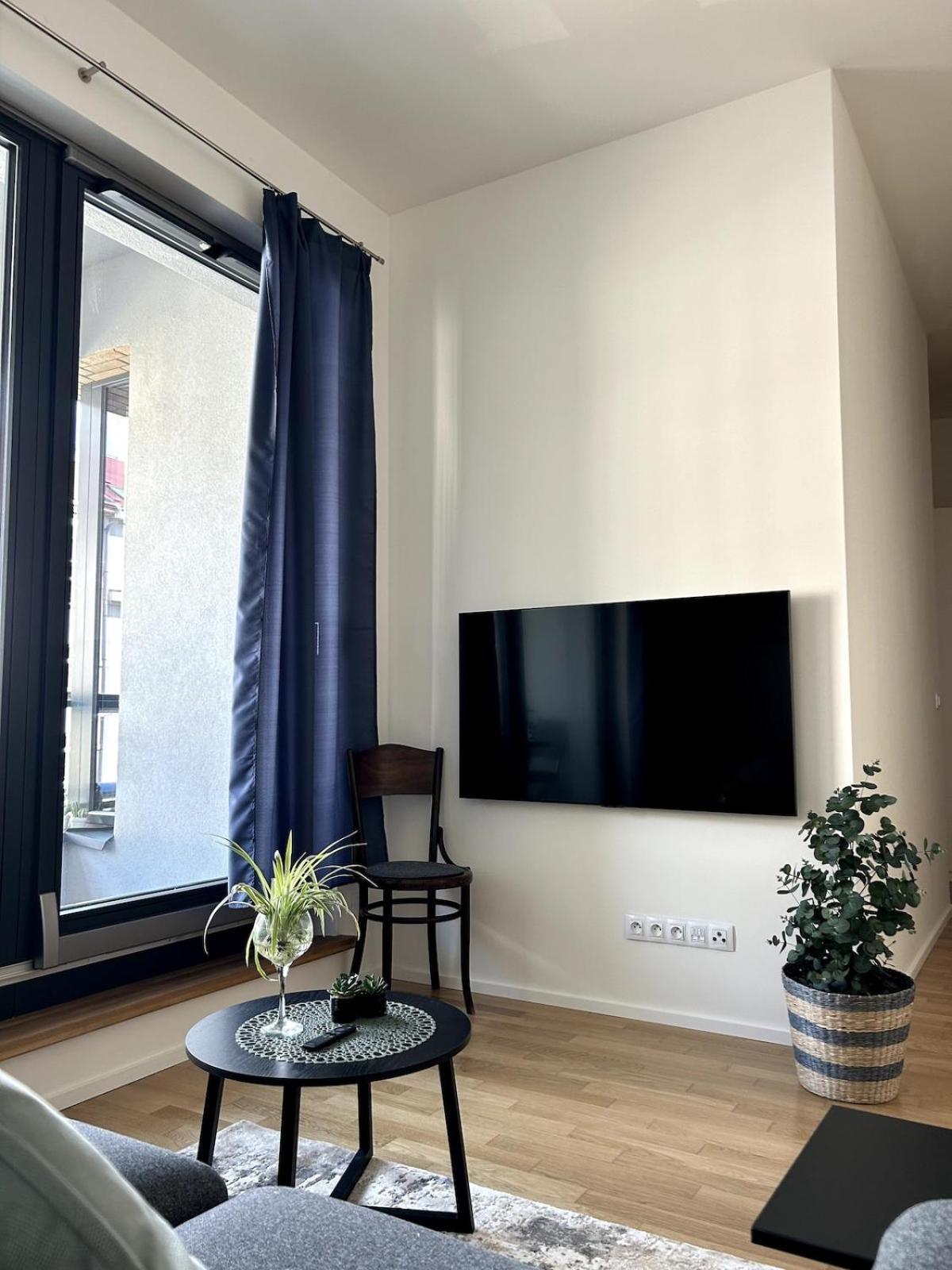 Appartamento Viktoria With Garage & Balcony *