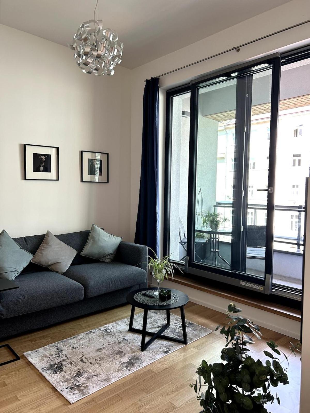 Viktoria With Garage & Balcony Appartamento