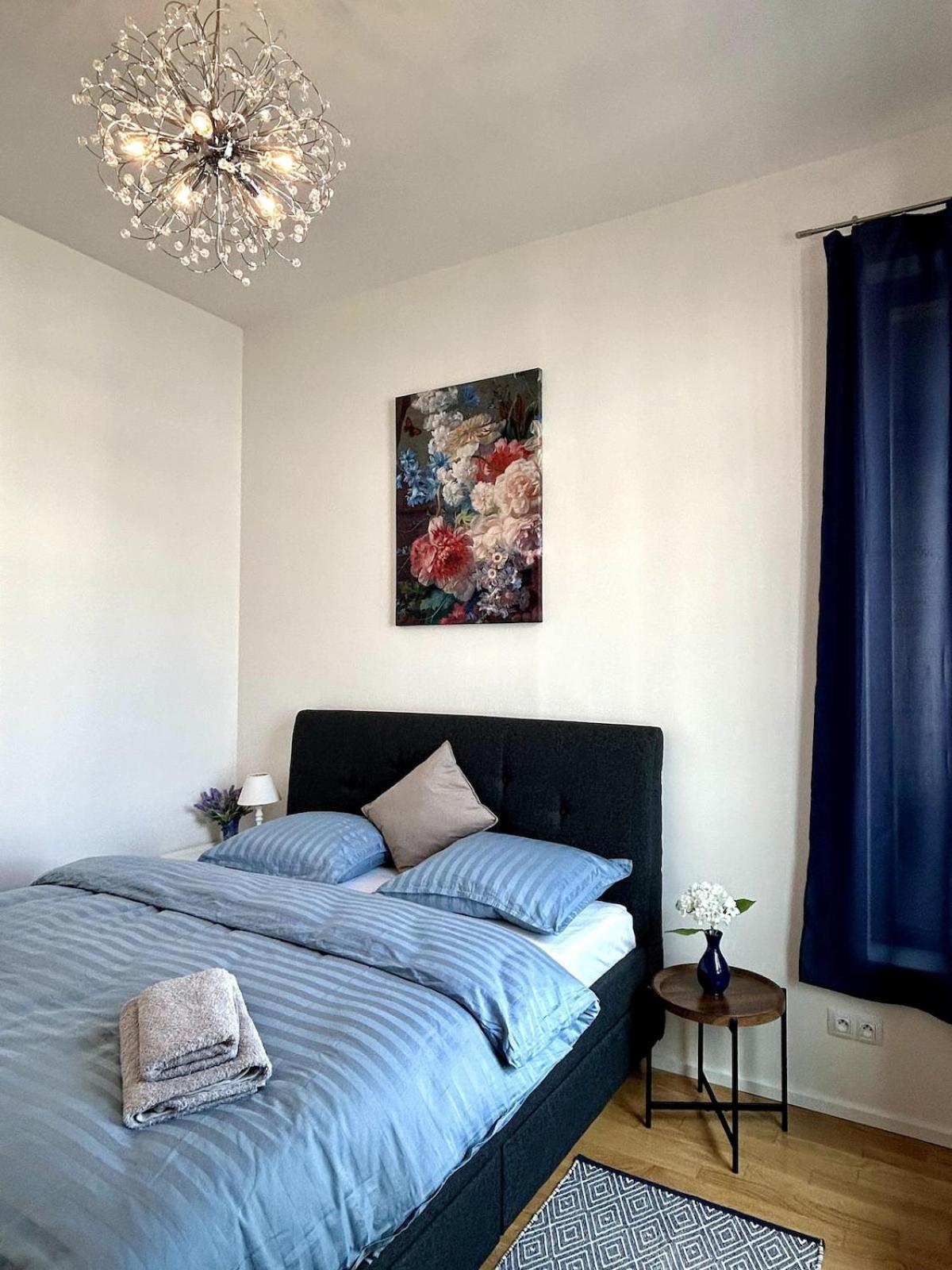 Viktoria With Garage & Balcony Appartamento